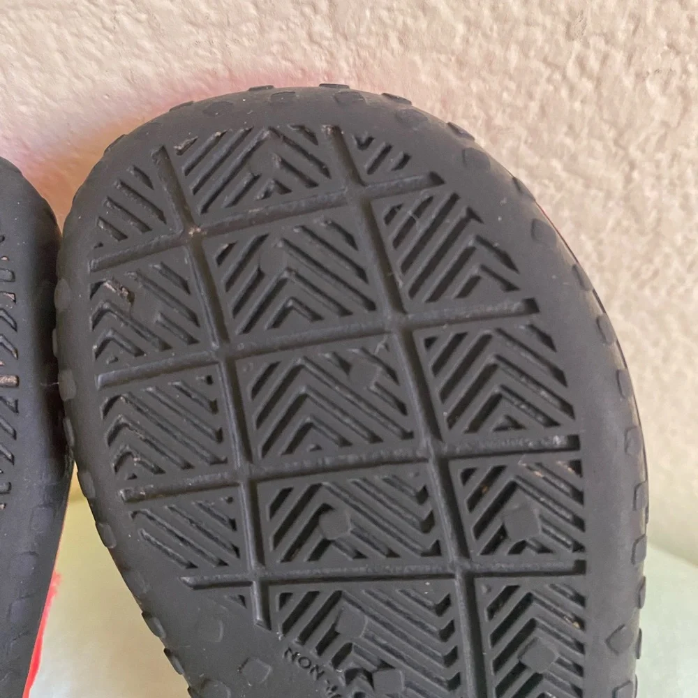 Nike Sunray Protect Black and Red Sandals Baby size 5
